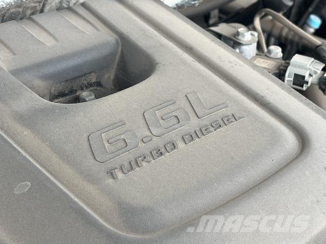 GMC Sierra 3500HD Vieglais kravas automobilis/izkraušana no sāniem