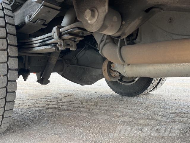 GMC Sierra 3500HD Vieglais kravas automobilis/izkraušana no sāniem