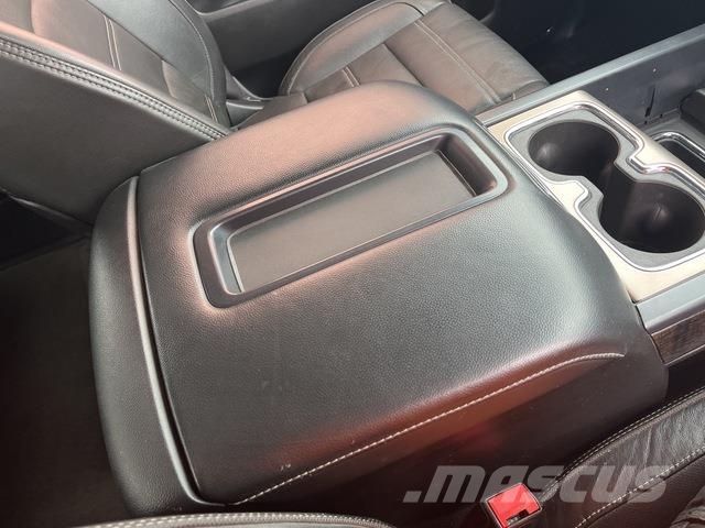 GMC Sierra 3500HD Vieglais kravas automobilis/izkraušana no sāniem