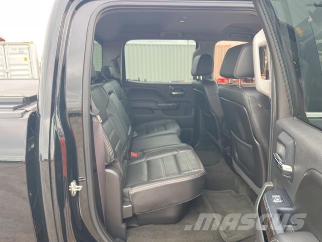 GMC Sierra 3500HD Vieglais kravas automobilis/izkraušana no sāniem