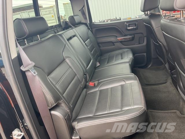 GMC Sierra 3500HD Vieglais kravas automobilis/izkraušana no sāniem