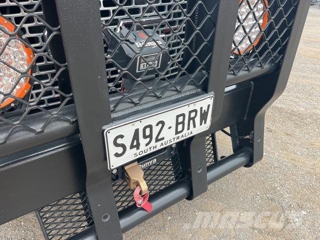 GMC Sierra 3500HD Vieglais kravas automobilis/izkraušana no sāniem