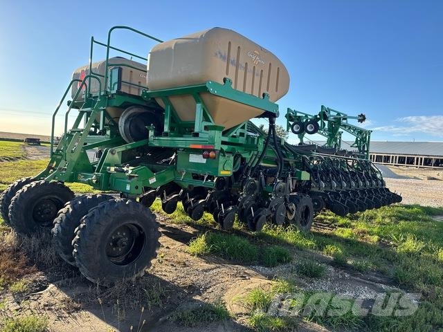 Great Plains YP2425A-48TR معدات بذر