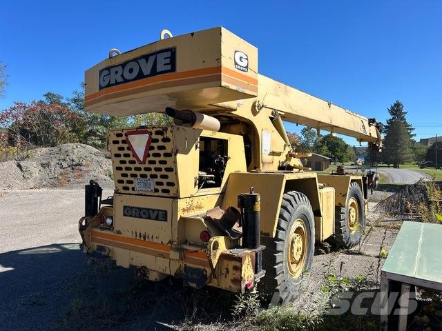 Grove RT-518 Rough terrain cranes