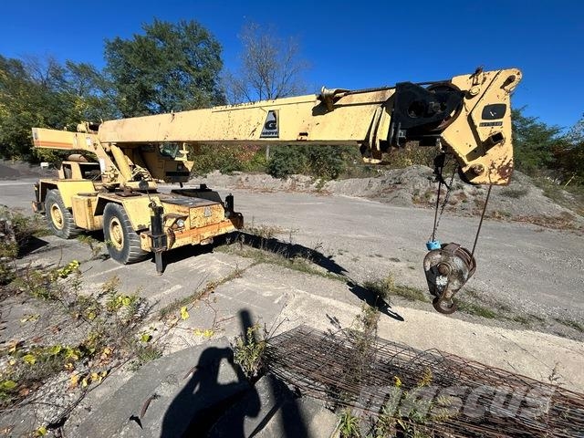 Grove RT-518 Rough terrain cranes
