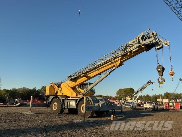 Grove RT800E Celtņi nelīdzenām virsmām