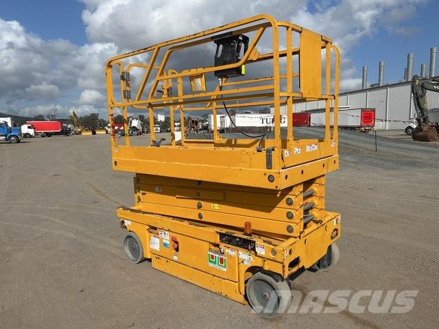 Haulotte Compact12 Makazaste platforme