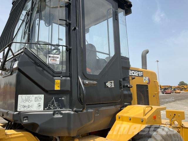 Hindustan Cat 2021F Utovarivači na kotačima