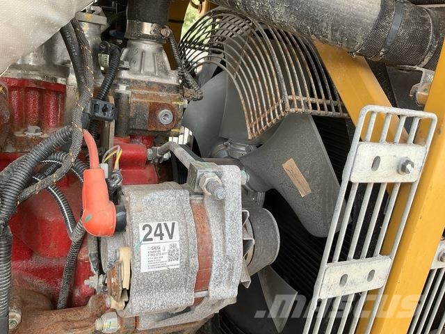 Hindustan Cat 2021F Utovarivači na kotačima