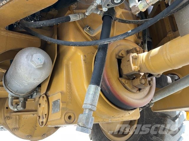 Hindustan Cat 2021F Utovarivači na kotačima