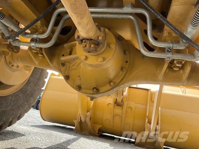 Hindustan Cat 2021F Utovarivači na kotačima