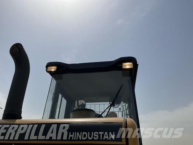 Hindustan Cat 2021F Utovarivači na kotačima