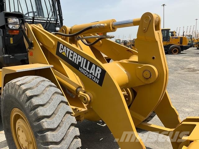 Hindustan Cat 2021F Utovarivači na kotačima