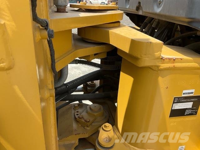 Hindustan Cat 2021F Utovarivači na kotačima