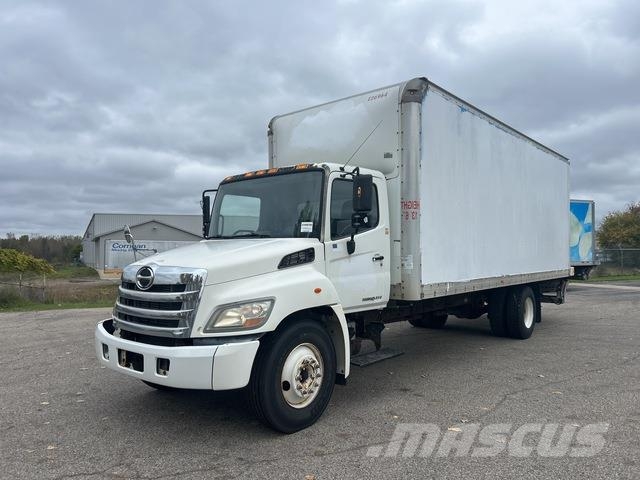 Hino  Caminhões baú