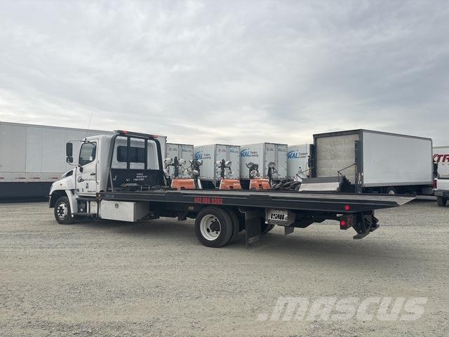 Hino 258 Evakuators ar manipulatoru