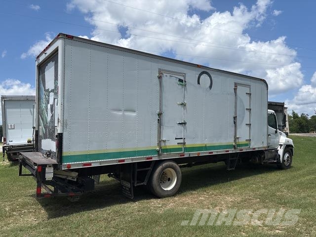 Hino 268 Camiões de caixa fechada