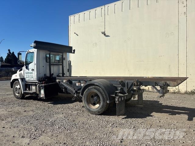 Hino 268 Kravas automašinas konteineru vedeji