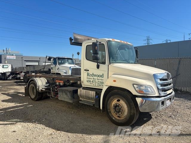 Hino 268 Kravas automašinas konteineru vedeji