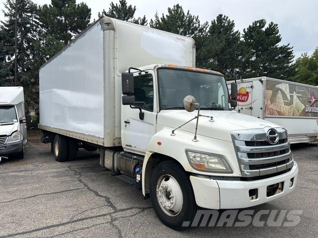 Hino 268 شاحنات ذات هيكل صندوقي