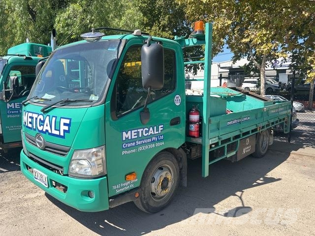 Hino 300 917 Flatbed / Dropside trucks