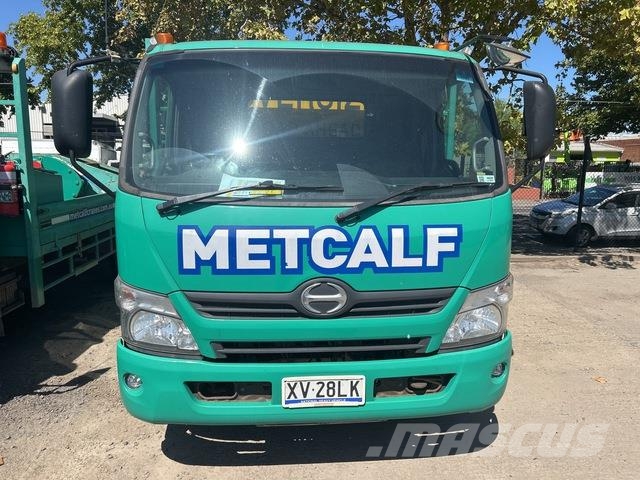 Hino 300 917 Flatbed / Dropside trucks