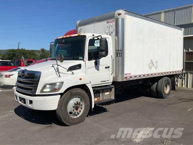 Hino 338 Camiones con caja de remolque
