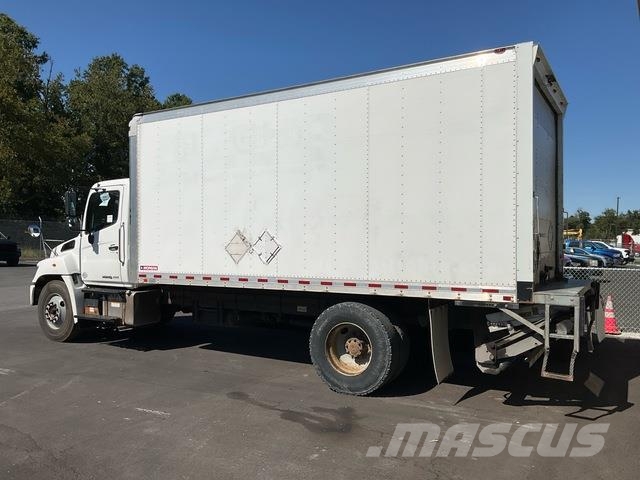 Hino 338 Camiones con caja de remolque