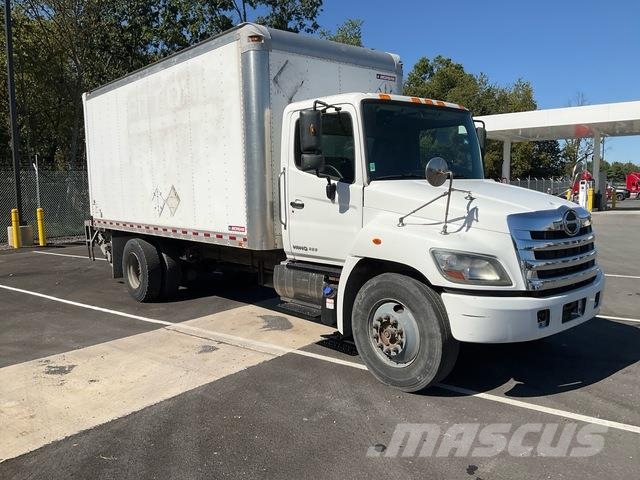 Hino 338 Camiones con caja de remolque