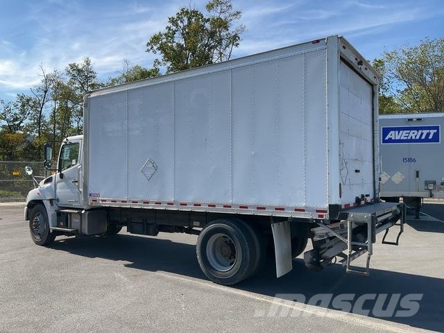 Hino 338 Camiones con caja de remolque