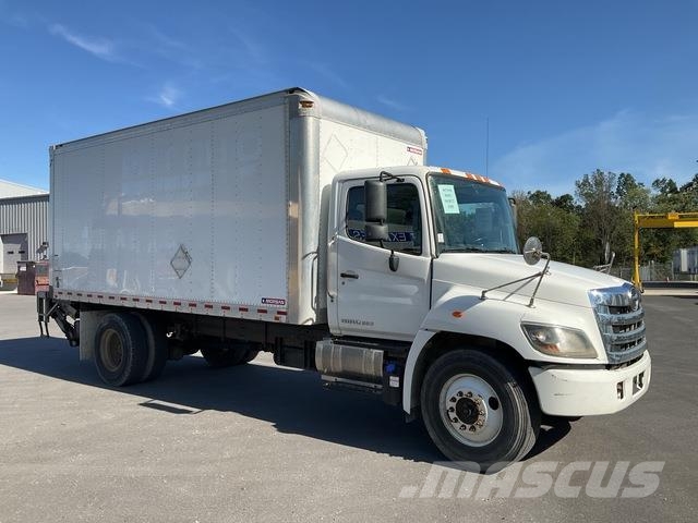 Hino 338 Camiones con caja de remolque