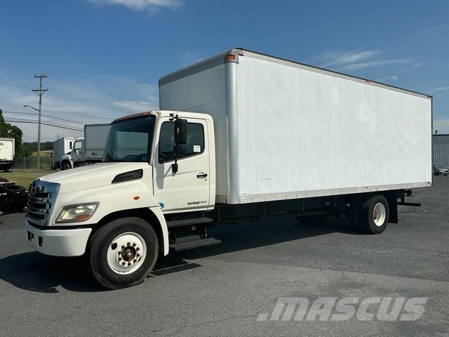 Hino 338 شاحنات ذات هيكل صندوقي