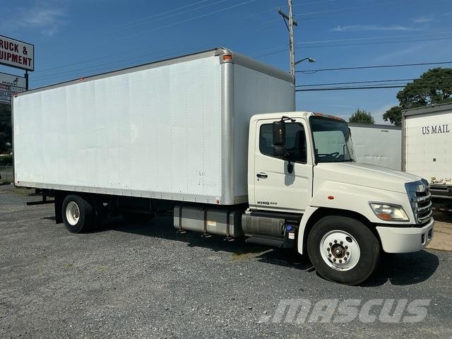 Hino 338 شاحنات ذات هيكل صندوقي