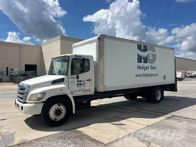 Hino 338 Furgons