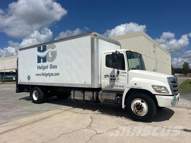 Hino 338 Furgons