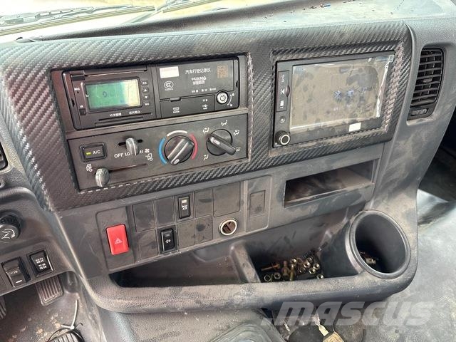 Hino 700 Otros camiones