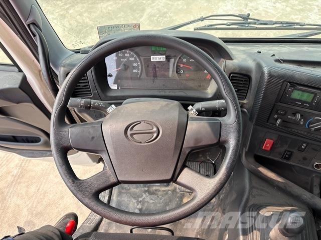 Hino 700 Otros camiones