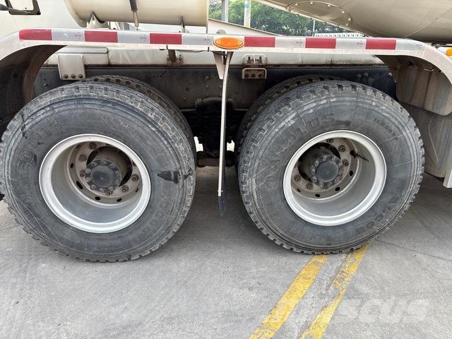 Hino 700 Otros camiones