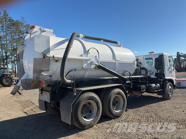 Hino FM1J Camiones aspiradores/combi