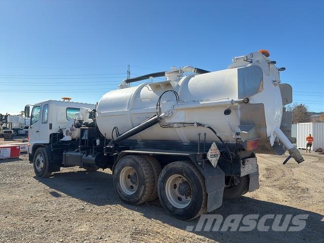 Hino FM1J Camiones aspiradores/combi