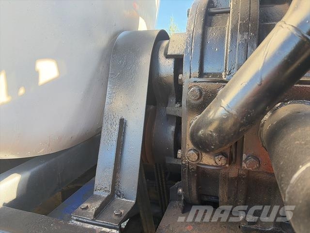 Hino FM1J Camiones aspiradores/combi