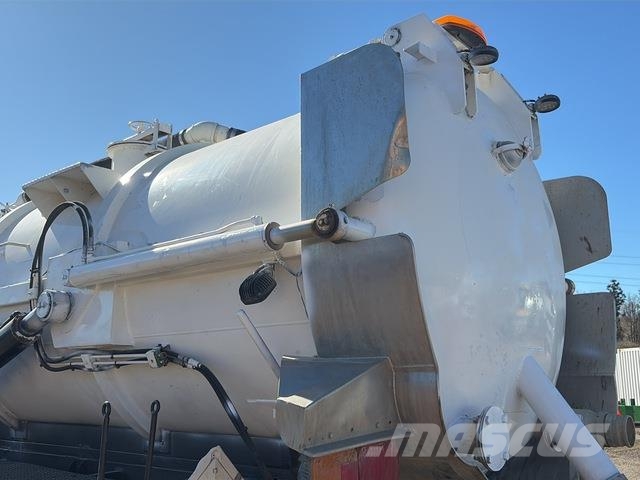 Hino FM1J Camiones aspiradores/combi