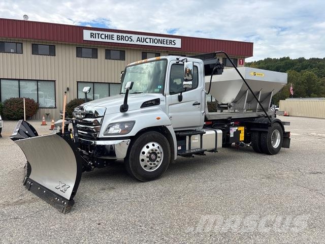 Hino L6 Камиони с кран с кука