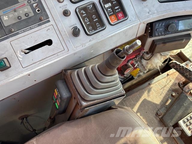 Hitachi EX1900-5 Crawler excavators