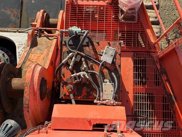 Hitachi EX1900-5 Crawler excavators