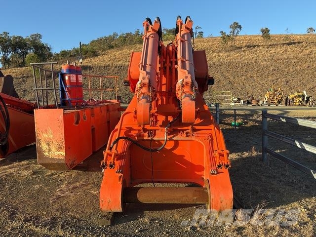 Hitachi EX1900-5 Crawler excavators