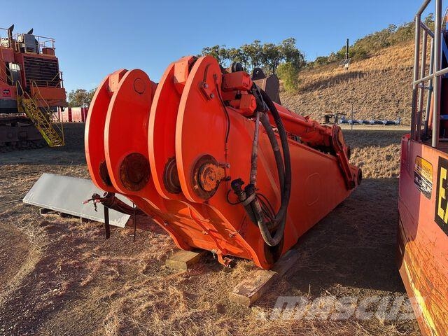 Hitachi EX1900-5 Crawler excavators