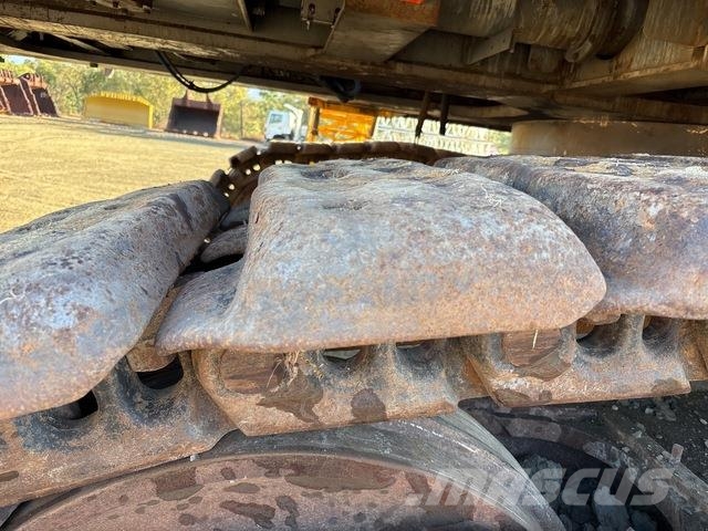 Hitachi EX1900-5 Crawler excavators
