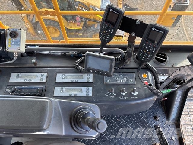 Hitachi EX1900-6 Crawler excavators