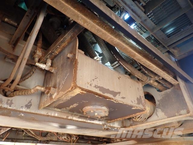 Hitachi EX1900-6 Crawler excavators